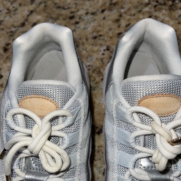 Nike Air Max 95 - Picture 2 of 8